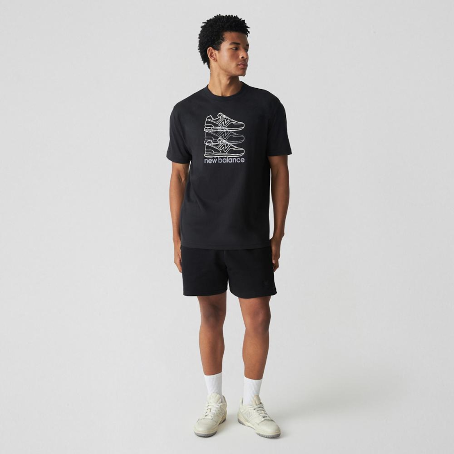 Camiseta New Balance Layered 574 Masculina - Foto 4