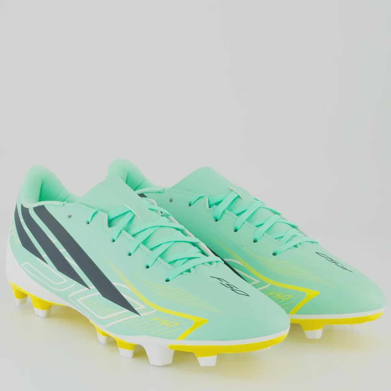 Chuteira Campo adidas F50 Kyperfast Club - Foto 2