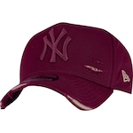 Boné New York Yankees MLB Aba Curva New Era 940 Strapback Destroyed - Adulto VERMELHO