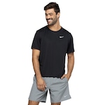 Camiseta Masculina Nike Manga Curta com Proteção UV Miler PRETO/PRATA