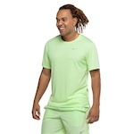 Camiseta Masculina Nike Manga Curta com Proteção UV Miler VERDE CLARO