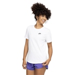 Camiseta Feminina Nike Manga Curta Sportswear Club BRANCO