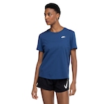 Camiseta Feminina Nike Manga Curta Sportswear Club AZUL