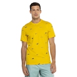 Camiseta Masculina Nike Sportswear Tee Club Aop AMARELO