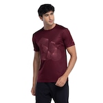 Camiseta Masculina ASICS Manga Curta Anti Odor Estampa Treino VINHO/VERMELHO