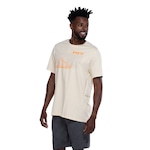 Camiseta Masculina ASICS Manga Curta Malha Est Sneaker Off White