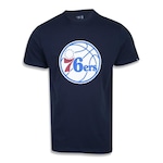 Camiseta New Era Plus Size Regular Manga Curta Philadelphia 76ers Logo - Masculino MARINHO/PETROLEO