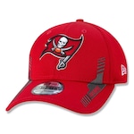 Boné Aba Curva New Era Tampa Bay Buccanners 940 NFL 21 Sideline Home - Snapback - Adulto VERMELHO