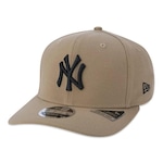 Boné Aba Curva New Era 9Fifty MLB New York Yankees Inv Basic - Snapback - Adulto MARROM CLARO