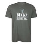 Camiseta New Era Milwaukee Bucks Modern Classic Verde Oliva - Masculina VERDE