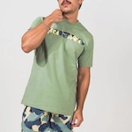 Camiseta Umbro Lettering Beach - Masculina VERDE