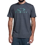 Camiseta Oakley Classic Logo Blackout - Masculina CINZA