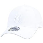 Boné New Era 9Twenty Strapback MLB New York Yankees BRANCO