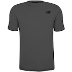 Camiseta New Balance Tenacity Logo - Masculina CINZA ESCURO