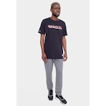 Camiseta Mitchell & Ness Branded Script - Masculina PRETO