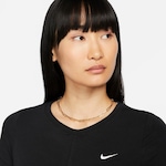 Camiseta Nike Sportswear Essentials - Feminina PRETO