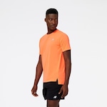 Camiseta New Balance Accelerate - Masculina Coral