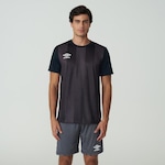 Camiseta Umbro Gridlines - Masculina PRETO