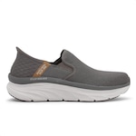 Tênis Skechers D''''Lux Walker - Masculino MARROM CLA/CINZA CLA