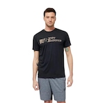 CAMISETA NEW BALANCE TENACITY GRAPHIC Preto/Bronze