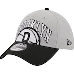 Boné New Era 39Thirty Stretch Fit Brooklyn Nets Nba Tip-Off 2023 - Fechado - Adulto CINZA