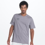 Camiseta Umbro Striker Premium - Masculina CINZA