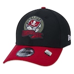 Boné Aba Curva New Era 3930 Tampa Bay Buccaneers Salute To Service - Fechado - Adulto VERMELHO