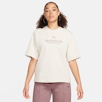 Camiseta Nike Sportswear Boxy Campus - Feminina BRANCO