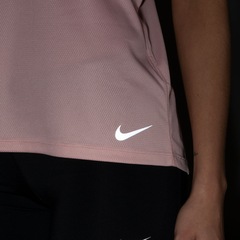 Camiseta Regata Nike Run Tank - Feminina - Foto 2