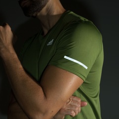Camiseta adidas Run - Masculina - Foto 6