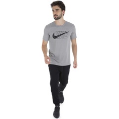 Camiseta Nike Dry Legend - Masculina - Foto 4