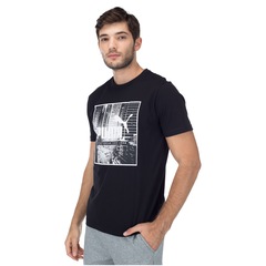 Camiseta Puma Photo Street - Masculina - Foto 2
