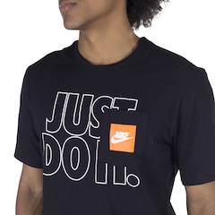 Camiseta Nike Pocket JDI - Masculina - Foto 3