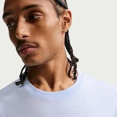 Camiseta Básica Nike Club Logo Pequeno Masculina - Foto 4