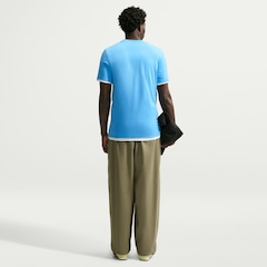 Camiseta Básica Nike Club Logo Pequeno Masculina - Foto 6