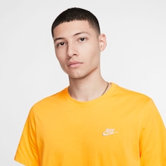 Camiseta Básica Nike Club Logo Pequeno Masculina - Foto 3