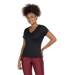 Camiseta Oxer Manga Curta Decote V Básica - Feminina - Foto 2