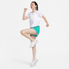 Short Nike Feminino Dri-Fit Tempo - Video 1