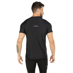 Camiseta ASICS Manga Curta Recortes 4 - Masculina - Foto 3