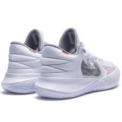 Tênis Nike Kyrie Flytrap V - Masculino - Foto 4