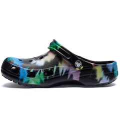Sandália Crocs Adulto Classic T Dye Graphic Clo - Foto 3