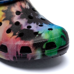 Sandália Crocs Adulto Classic T Dye Graphic Clo - Foto 8
