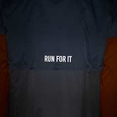 Jaqueta Corta-Vento Oxer com Capuz Running - Masculina - Foto 12