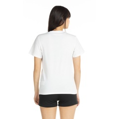 Camiseta adidas Manga Curta Gráfica Farm - Feminina - Foto 3