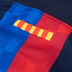 Camisa Barcelona I 22/23 Torcedor Nike - Infantil - Foto 8