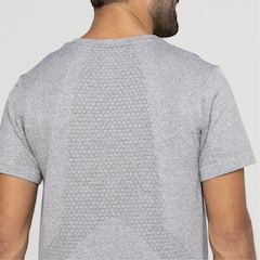 Camiseta Masculina ASICS Manga Curta Seamless - Foto 3