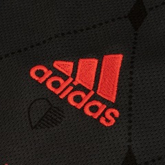 Camisa Bayern III 22/23 adidas - Feminino - Foto 11