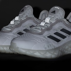 Tênis adidas Web Boost - Feminino - Foto 10