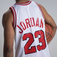 Camiseta Regata Chicago Bulls NBA Mitchell & Ness Authentic Jersey - Masculina - Foto 14