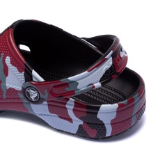 Sandália Crocs Júnior Classic Camo Clog K - Foto 7